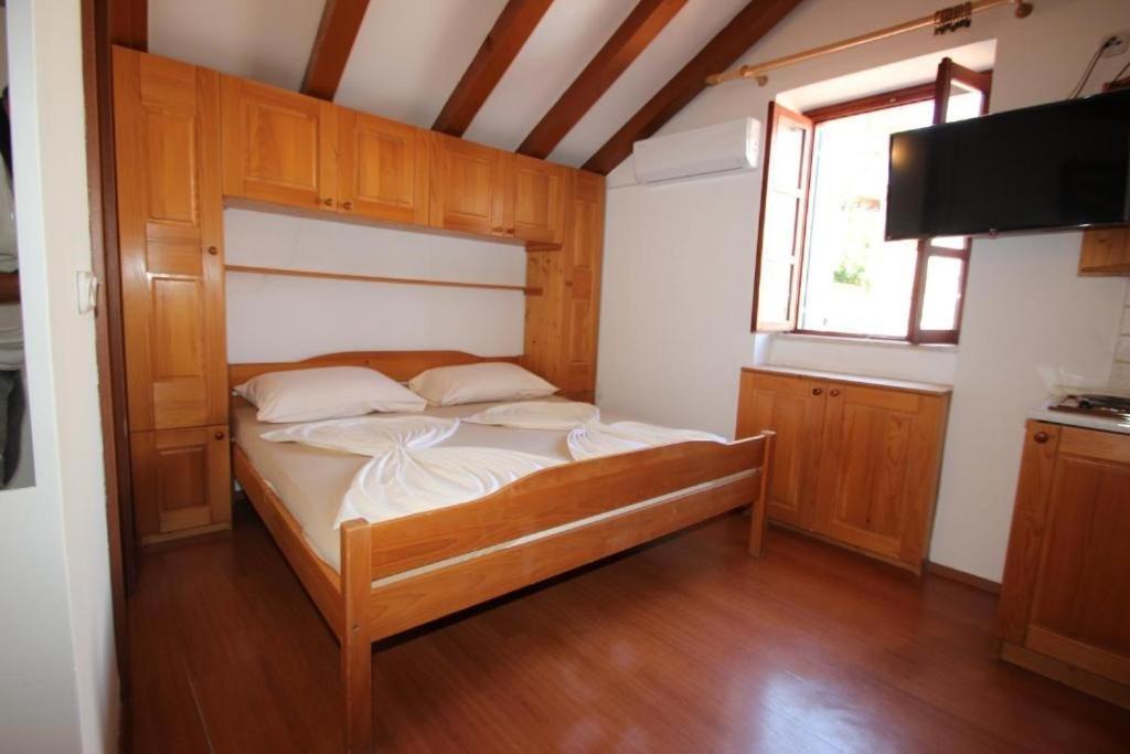 Lovely Studio Apartments Mali Raj Vrsar Exterior photo